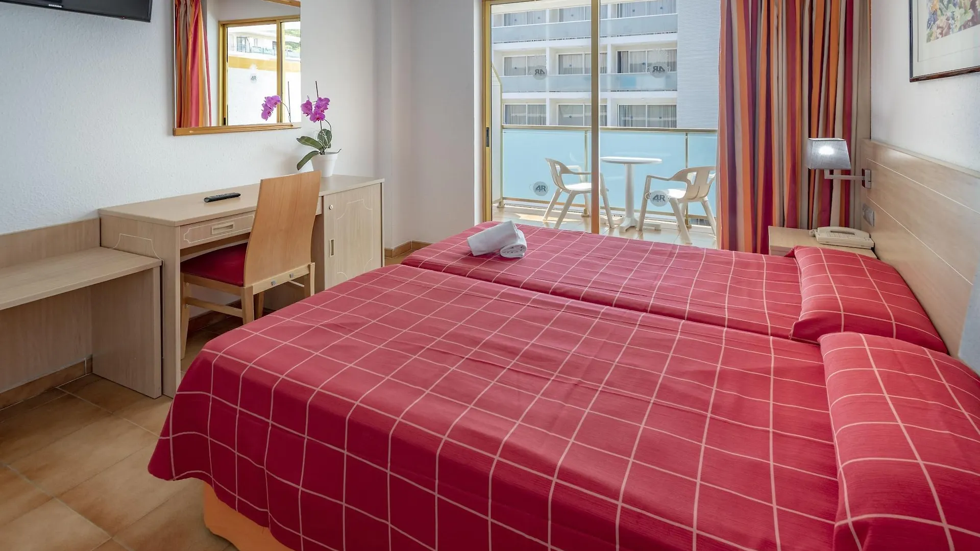 מלון 4R Salou Park Resort II