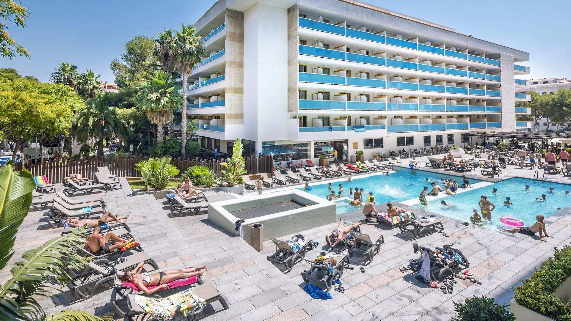 4R Salou Park Resort II מלון